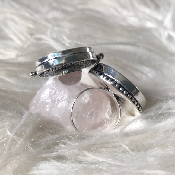 Poison / Pill Box Stash Locket Ring - Picture 3 of 8